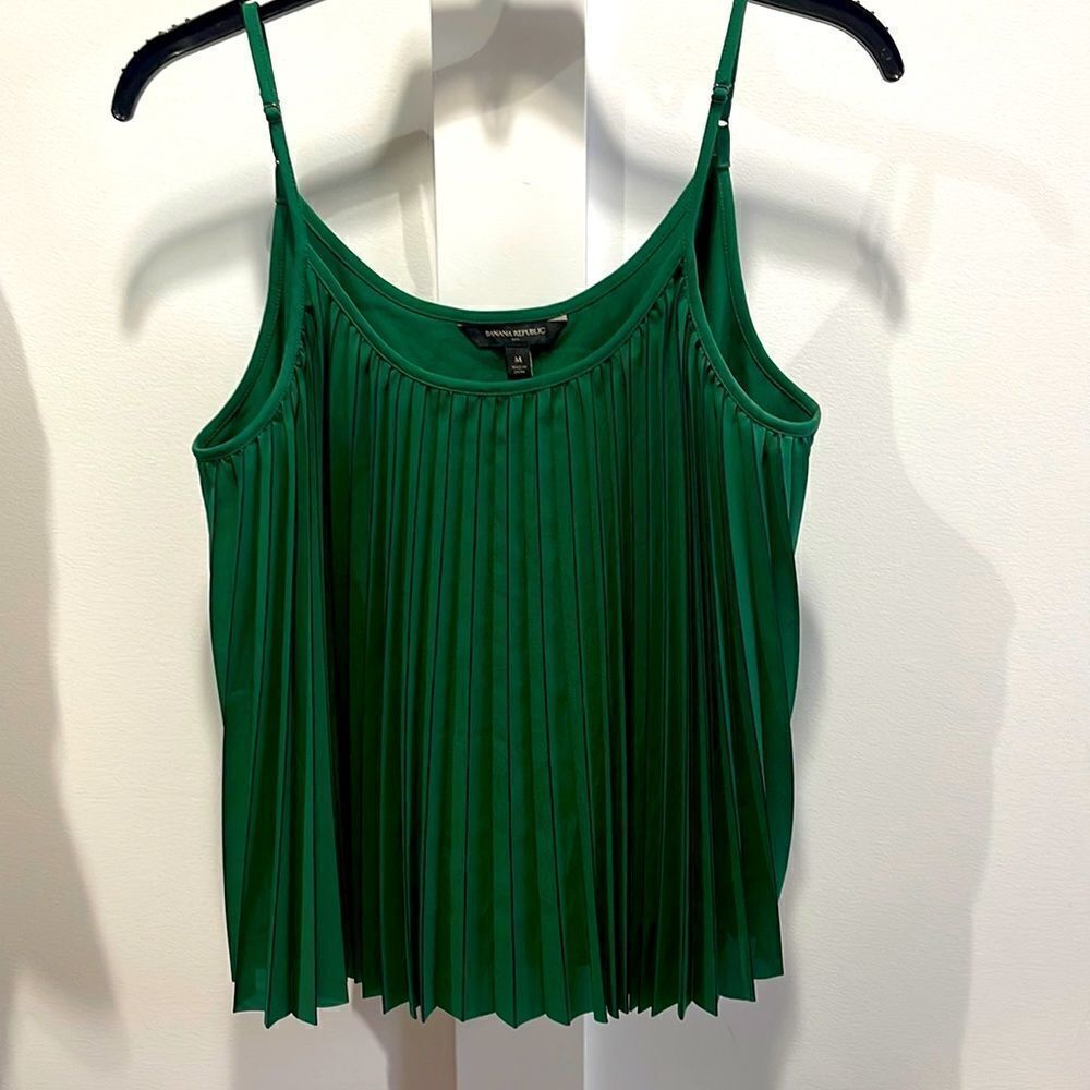 Banana Republic size M green and dark blue pin-stripes sleeveless tank top.